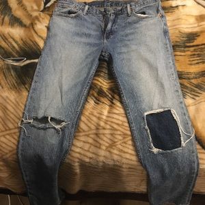 Levi’s rip jeans